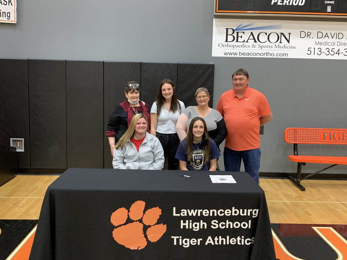 LburgTigers's tweet photo. Congrats to Holly Knippenberg on signing her National Letter of Intent to play soccer at Mt. St. Joseph’s University! https://t.co/sR6UtXcIwa