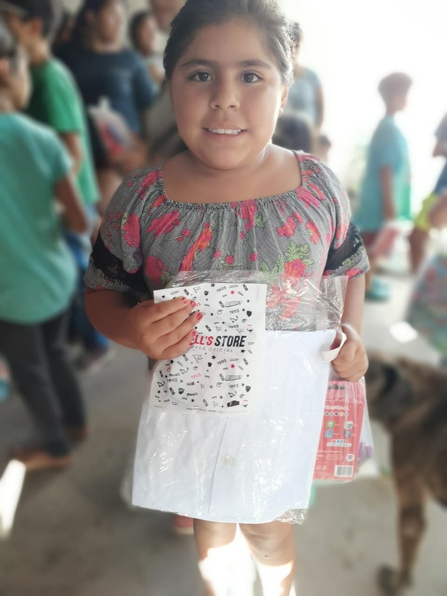 CANOBsolidario's tweet photo. 5ta. Campaña "Todos podemos ser muy útiles". Hoy en el Merendero llenando corazones junto a la Filial de Perez se repartieron útiles escolares, y regalitos leprosos. Gracias @La26NOB por acompañarnos todos los años. https://t.co/kD0uibB6v0