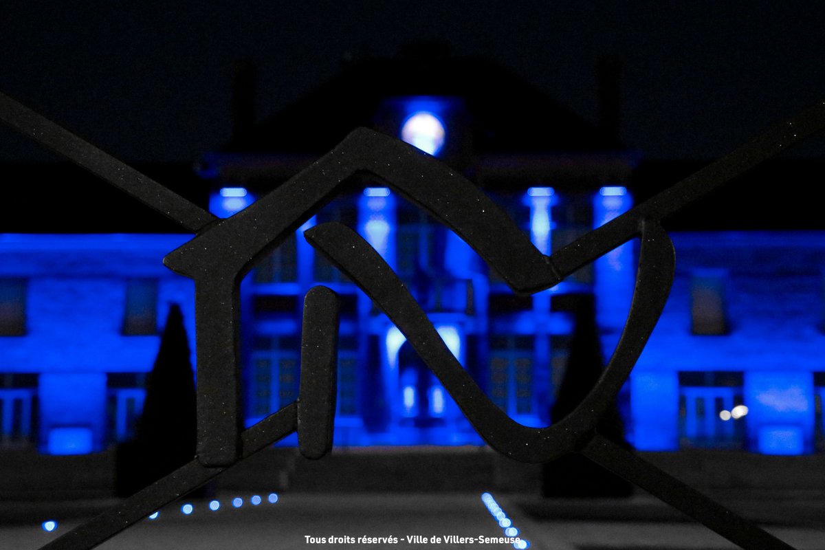 villerssemeuse's tweet photo. La mairie de @villerssemeuse s'est vêtue de bleu en soutien à la #journéemondialedelautisme et au projet #OnDitCap - #OnPrendLeRelais en faisant briller les #ArdennesEnBleu 💙
@Xav08000 https://t.co/i7skTjxhe9