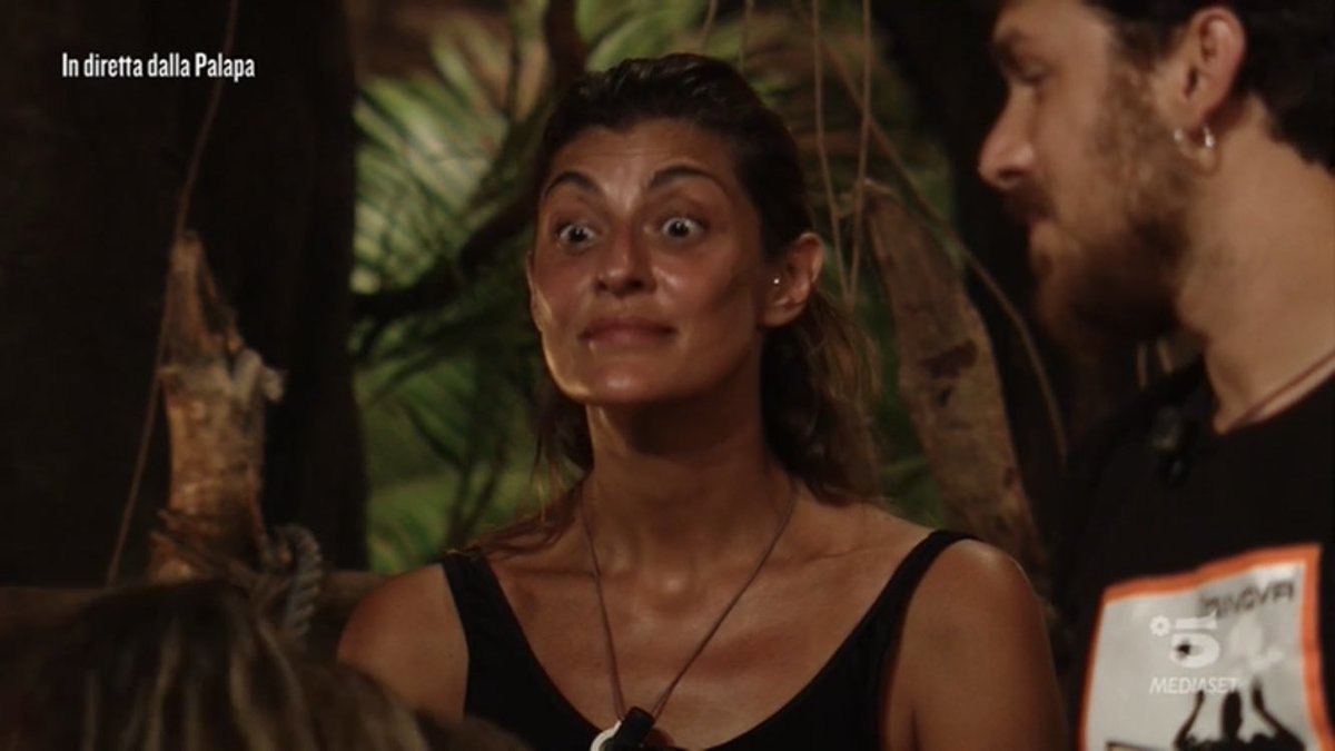 basicbbic's tweet photo. ELISA ISOARDI RAGAZZI
#isola https://t.co/3dGb0PheFE