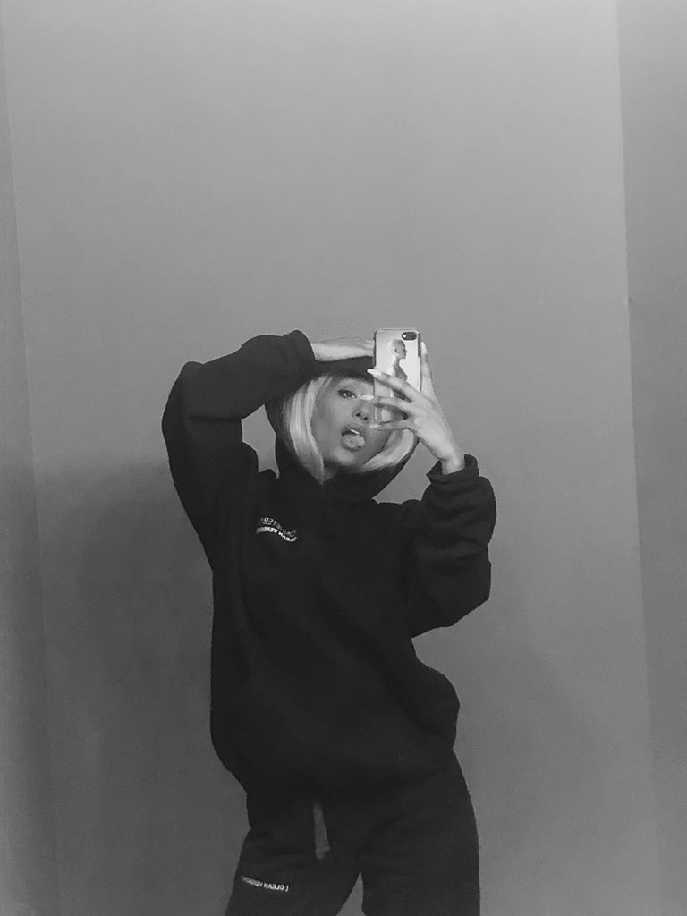 honnetebas's tweet image. #CLEANVERSION
@honnetebas 🤍