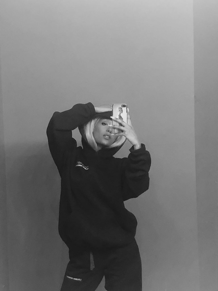 honnetebas's tweet image. #CLEANVERSION
@honnetebas 🤍