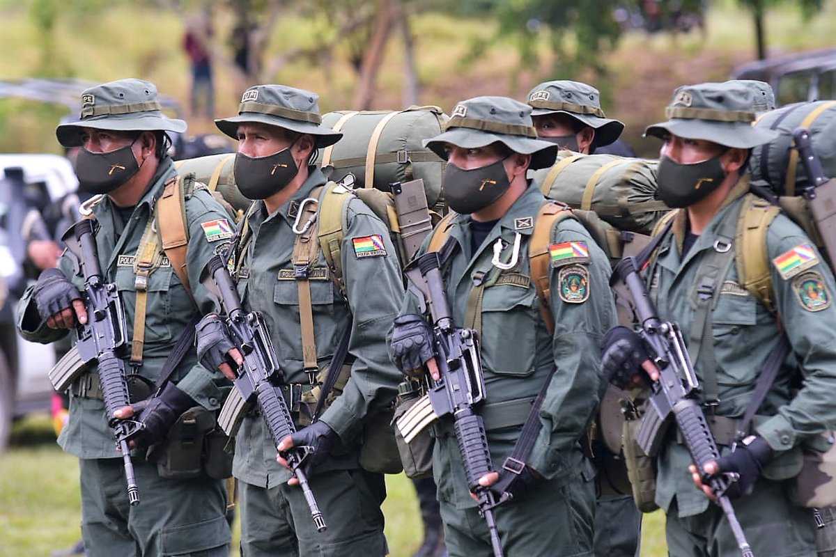 UNODCBolivia's tweet photo. En esta tarea participan Fuerza Especial de Lucha contra el Narcotráfico @FELCN_noticias, la Unidad de #PoliciaEcologica, #UDESY, #UDESTRO, los #DiablosRojos, #DiablosNegros, #DiablosAzules, la #DIPREVCON y el #VDSSC https://t.co/lQ95p7Fe20
