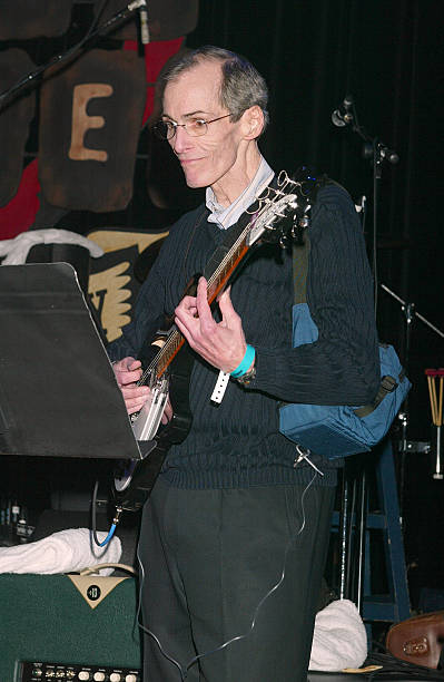 lacuevacultural's tweet photo. #Efemérides #LaCueva 1 de abril de 2004. Muere Paul Atkinson en Cuffley, Hertfordshire, Reino Unido. Fue un guitarrista británico y ejecutivo de una compañía discográfica más conocido como miembro fundador de la banda de pop / rock The Zombies.
#PaulAtkinson #TheZombies #rock https://t.co/Ff2uxKXATS