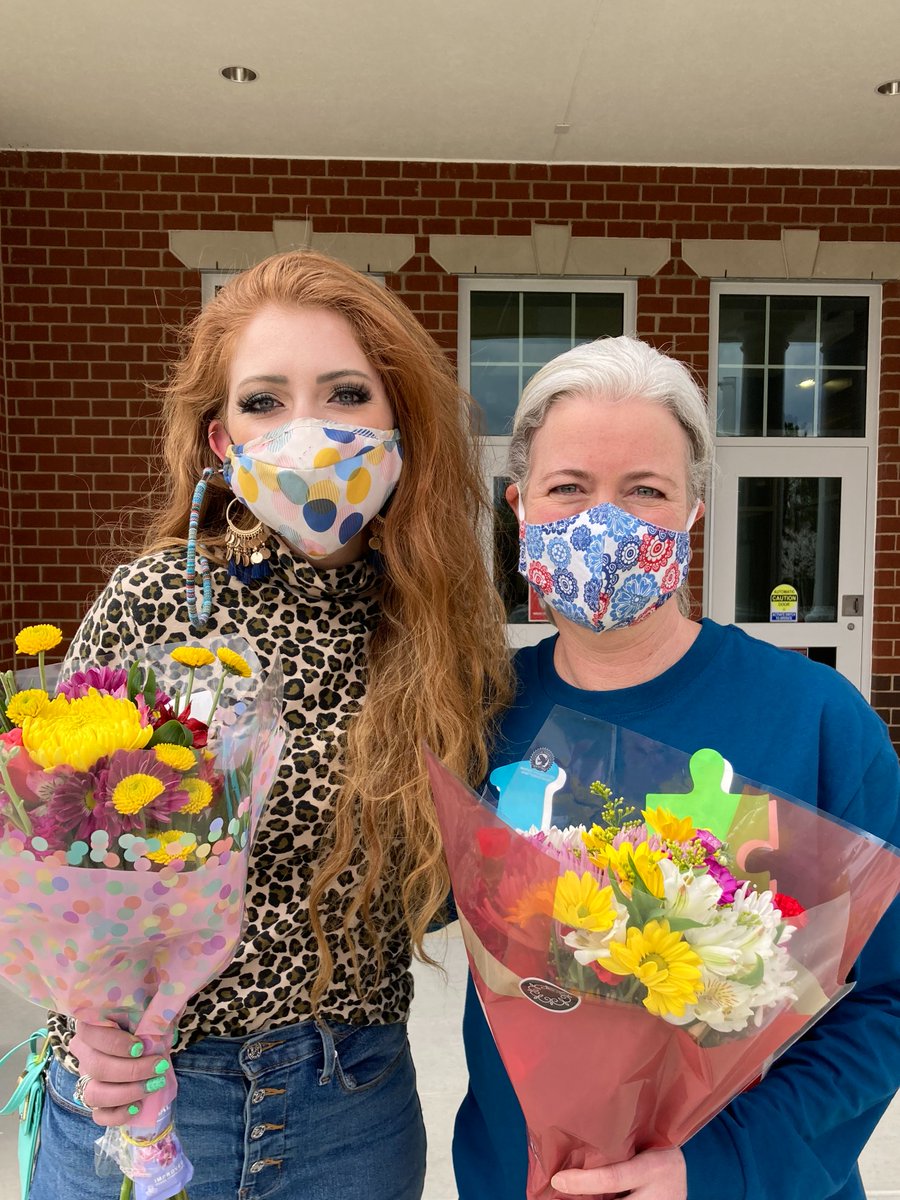 Congratulations to our Teacher of the Year, second-grade teacher Mrs. Kara Fetsko!! <a href="/FetskoKara/">Kara Fetsko</a> and our New Teacher of the Year, art teacher Ms. Savanna Smith, aka Ms. V!!
<a href="/ArtwithMsV/">Vanna Smith</a> @ccpsinfo