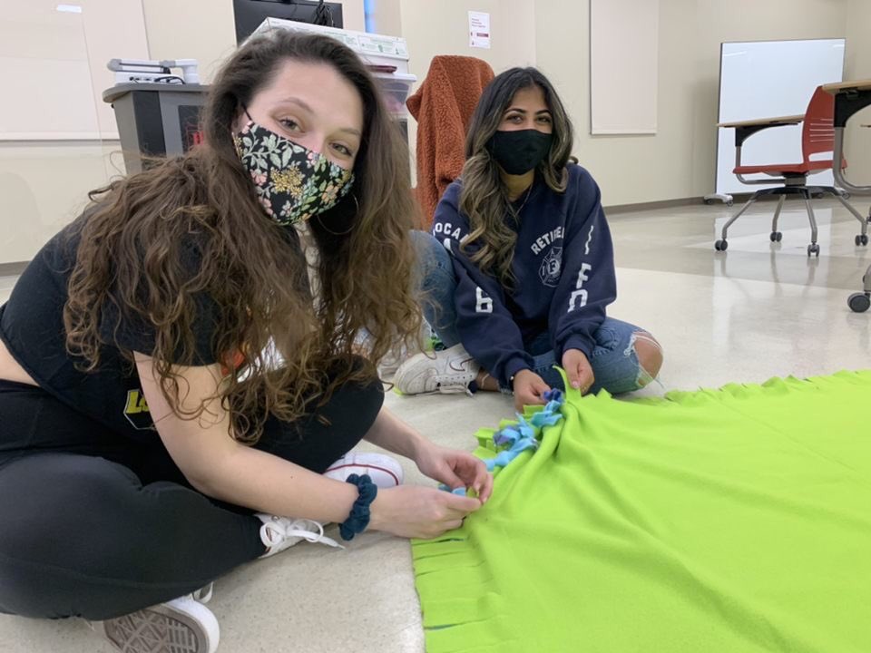 RoyalEncounters's tweet photo. #ThrowbackThursday to blanket making ✨✨ https://t.co/SBGkDq12DF