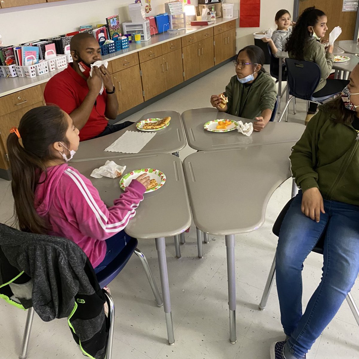 Erin Goad (@erin_goad) on Twitter photo Celebration time! Sending a big shout out to <a href="/MaestraBerrios/">Maria Berrios</a> and her 4th Grade Dual Language Class for all their hard work on this year’s CISD Time Capsule. Thank you <a href="/kvera_inKinder/">Katie Vera</a> and Mr. Templeton for joining in on the fun #cultivatingleaders #just4kids #webloom Celebration time! Sending a big shout out to <a href="/MaestraBerrios/">Maria Berrios</a> and her 4th Grade Dual Language Class for all their hard work on this year’s CISD Time Capsule. Thank you <a href="/kvera_inKinder/">Katie Vera</a> and Mr. Templeton for joining in on the fun #cultivatingleaders #just4kids #webloom