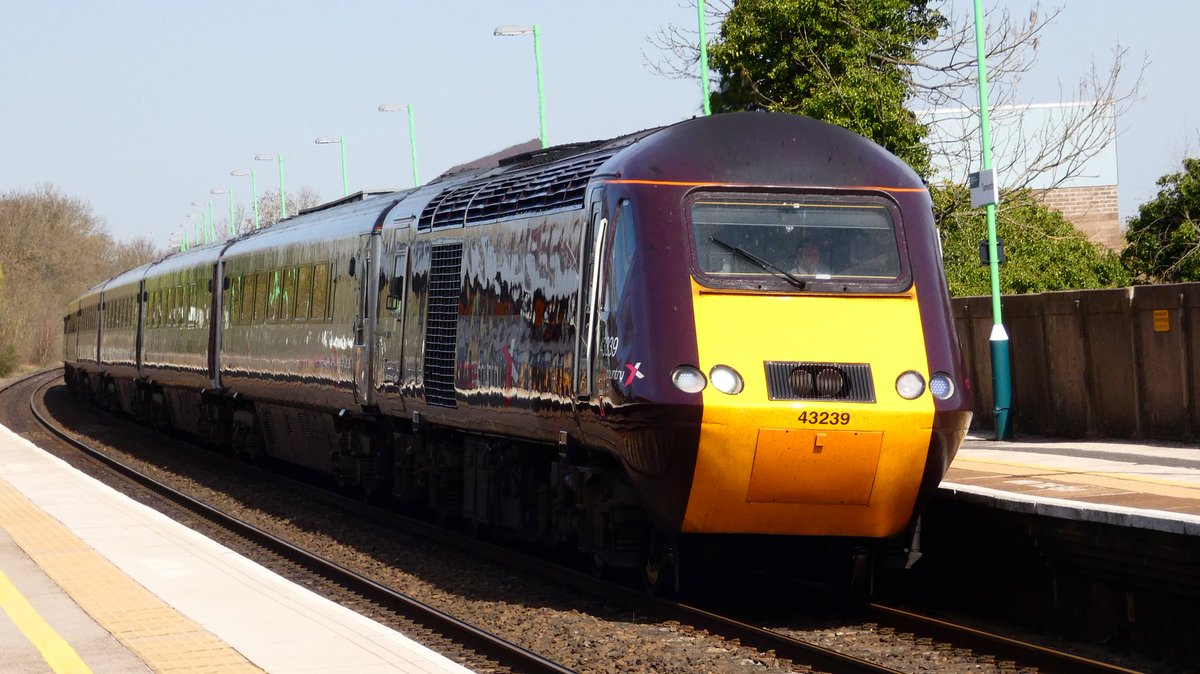 TrainmanTrotter's tweet photo. New video is finally up! Plenty of action from Tamworth, link below so like share and sub! Big thanks to @RealtimeTrains
And @railcamlive for all the info that helps me massively with captions @FreightmasterUK @CharterRail @nodrogvlogs @Rail_2_Rail
https://t.co/cPleRtU8gZ https://t.co/yDzx7uTTHl