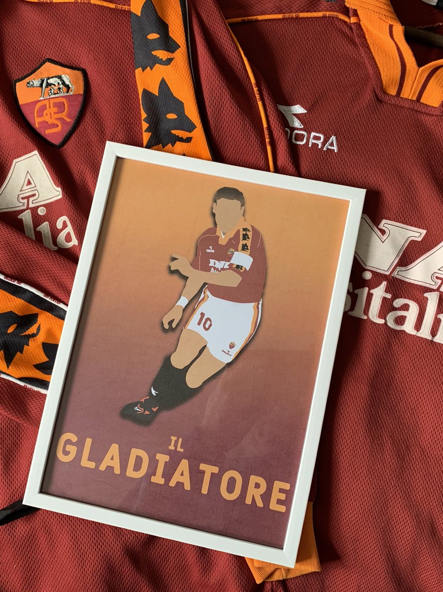 FutbolShIrTALIA's tweet photo. ♦️🐺🐺🔶ᖇOᗰᗩ 1998/99🔶🐺🐺♦️

I can’t tell you how long I’ve been searching for this in long sleeve. These are without any doubt the greatest sleeves ever seen on a footy shirt - thank you @davidhicks for your designs!
I’m totally stoked. @ASRomaEN https://t.co/BWGsLR28VN