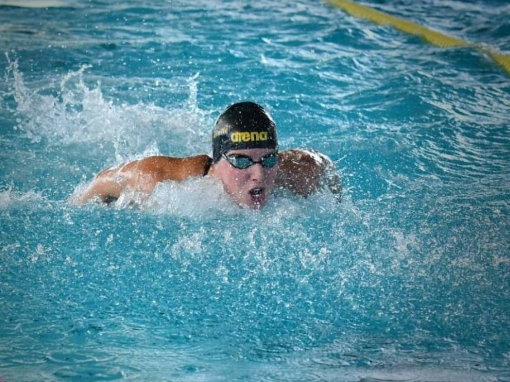 Aurora Petronio è arrivata sesta nei 200 farfalla (2'12"59) ai Campionati Italiani Assoluti di Riccione 💥
Giulia Carofalo nona, debutto di Aurora Venturi e Marco Secondo.
I risultati: bit.ly/3dsvRoK
 #forzaRNT
💛💙