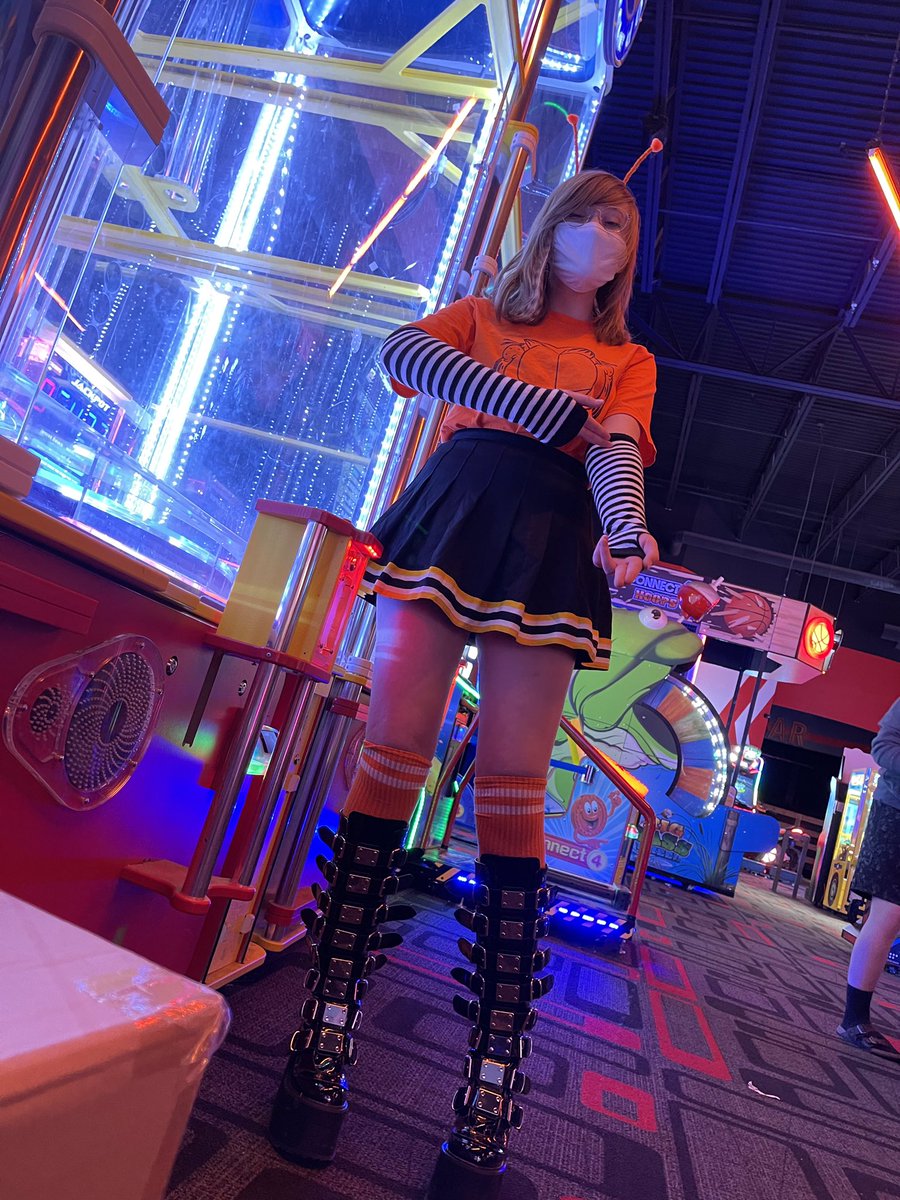 askveganarchism's tweet photo. ayo is that a bug #centricidecosplay https://t.co/hHx53e90JI