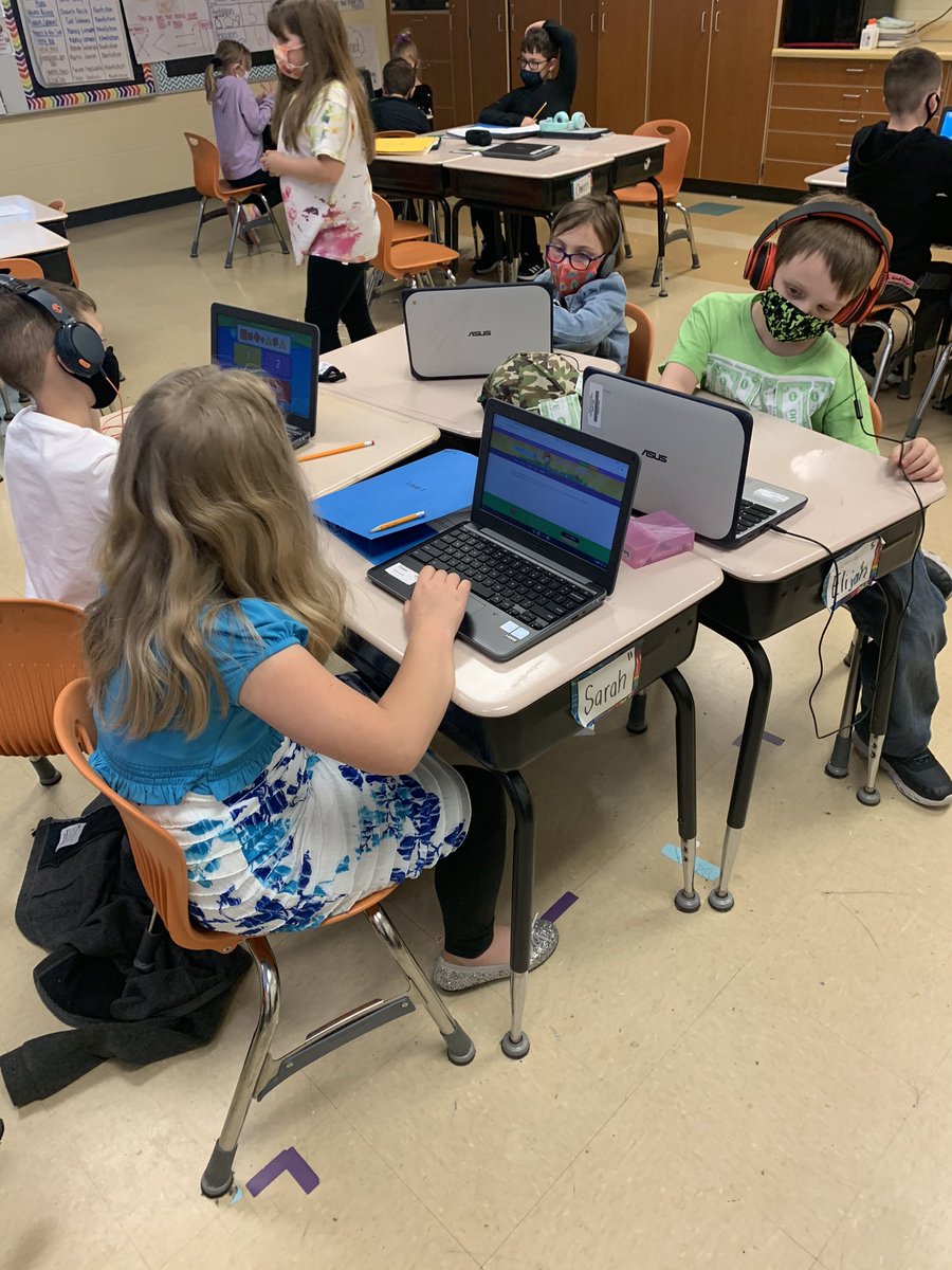 Hamilton_Instr's tweet image. Thank you to Mrs. Pruitt’s 2nd graders for letting me see their math knowledge during centers. I loved it! Every minute matters, even on the afternoon before Spring Break!