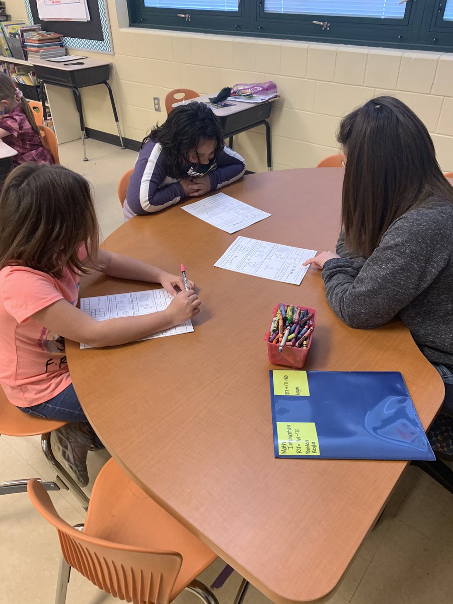 Hamilton_Instr's tweet image. Thank you to Mrs. Pruitt’s 2nd graders for letting me see their math knowledge during centers. I loved it! Every minute matters, even on the afternoon before Spring Break!