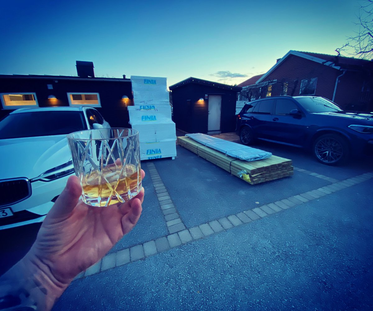 oldpointbar's tweet photo. Det är en dag imorgon oxå! 🐣😎
#trall #cellplast https://t.co/o4ATqFyclY