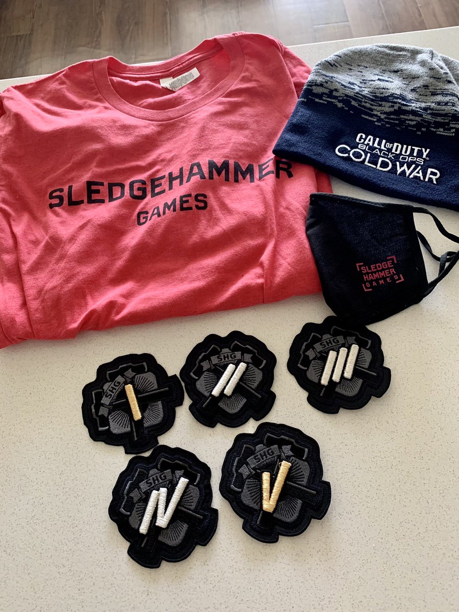 rzn_mike's tweet photo. ayyy got some swag from the studio &amp; my “years of service” badges! 🥰

love the mask btw can’t wait to rep it everywhere i go 

@SHGames @LifeAtSHG #LifeAtSHG https://t.co/wxQJna0Hrg