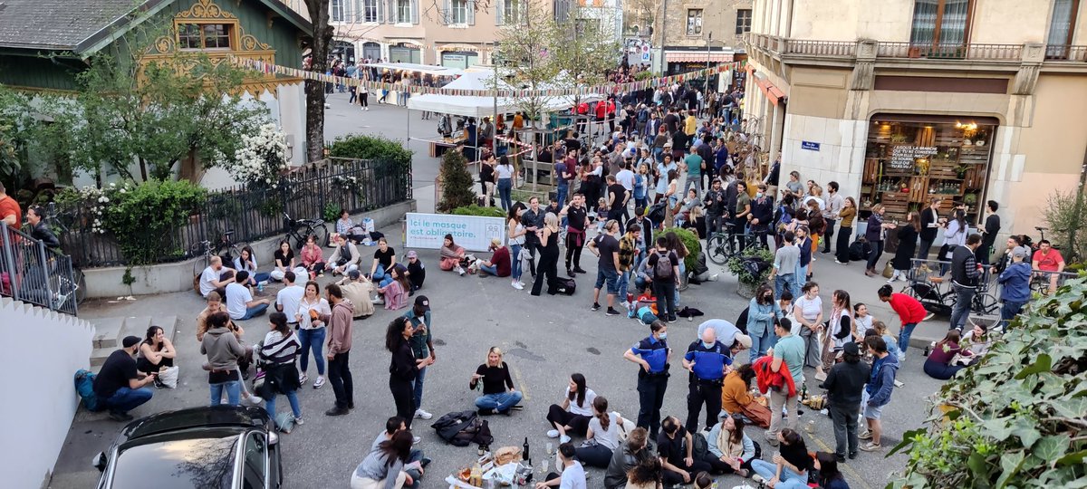cris_uga's tweet photo. @RTSinfo Il faudrait qd même expliquer où se trouve l'équilibre de @MauroPoggia à la place des Grottes... https://t.co/8HSpYqLvtN