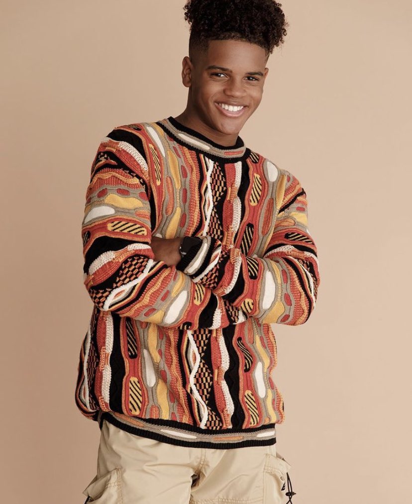 Jinsakuu's tweet photo. Introducing Miguel Taylor ⚡️ Check out our exclusive interview with the brand new Gold Ranger “From the hood to spandex “⚡️⚡️ https://t.co/agVPAxKqqU Tune into Power Rangers Dino Fury Saturdays @ 8AM ET/PT only on @Nickelodeon   

#PowerRangers #DinoFury https://t.co/vHbetijSi2