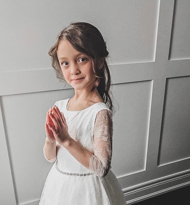 CarmensDesigns's tweet photo. Princess Isabella chose 2 beautiful dresses for her First Communion celebrations and we love seeing how happy she was on her special day! Thanks for sharing these @stefaniepinto 😍⁠ https://t.co/KHveLBRwLA