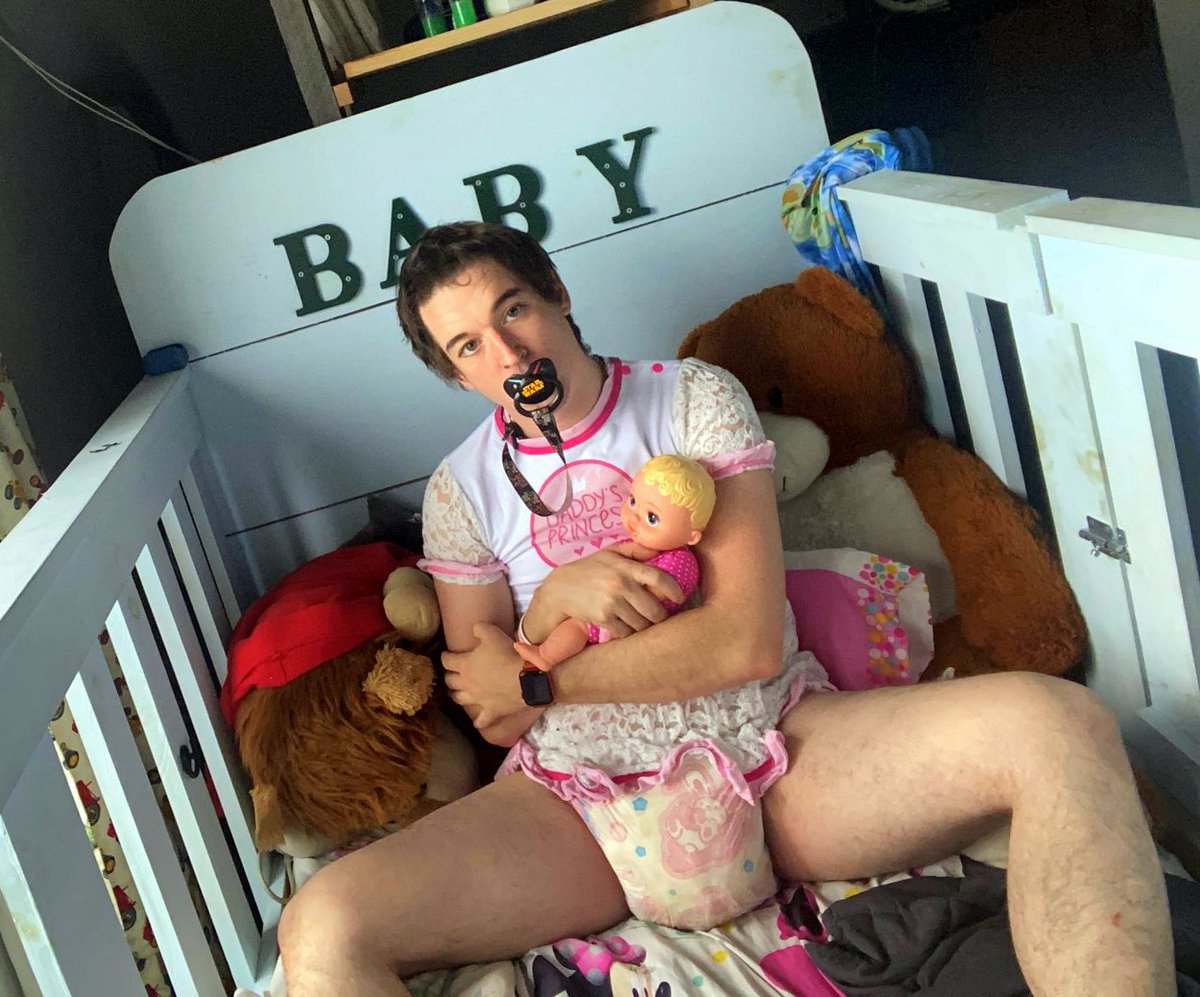 Let's play a GAME! Like this post if you want this baby to stay BABY CODY. Retweet this post if you want DADDY MAX to turn him into SISSY COLEEN FOREVER. Should I say that I expect LOTS OF RETWEETS? 😂 #sissytraning #sissyblackmail #DADDYSGURL #daddyownsme #DaddysPrincess