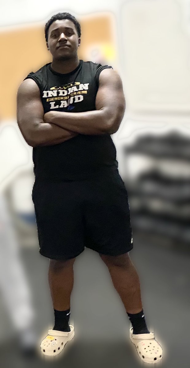 Great Max Week💪🏽: 
Bench: 360lbs 
Squat: 500lbs
Power Clean: 275lbs 
<a href="/hastings_coach/">Coach Adam Hastings</a> @HOLD2017 <a href="/02que/">Vernon Hunter, M.A. Ed, CMAA</a> <a href="/Indian_Land_FB/">Indian Land Football</a> <a href="/CoachMata/">Nick Mata</a>