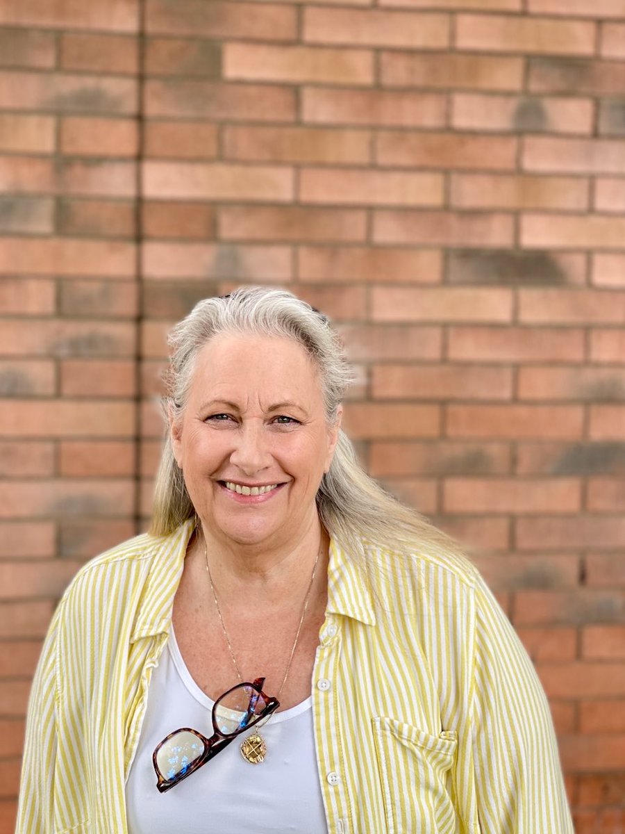 DigitalArtPros's tweet photo. Katie Owen has been with Digital Art Solutions for twenty years and has helped thousands of #decorated #apparel businesses to become more successful. 4/31/21 marks Katie's official retirement date. Wishing her all the best and a happy retirement! #Grateful ❤️ https://t.co/cdisFridUQ