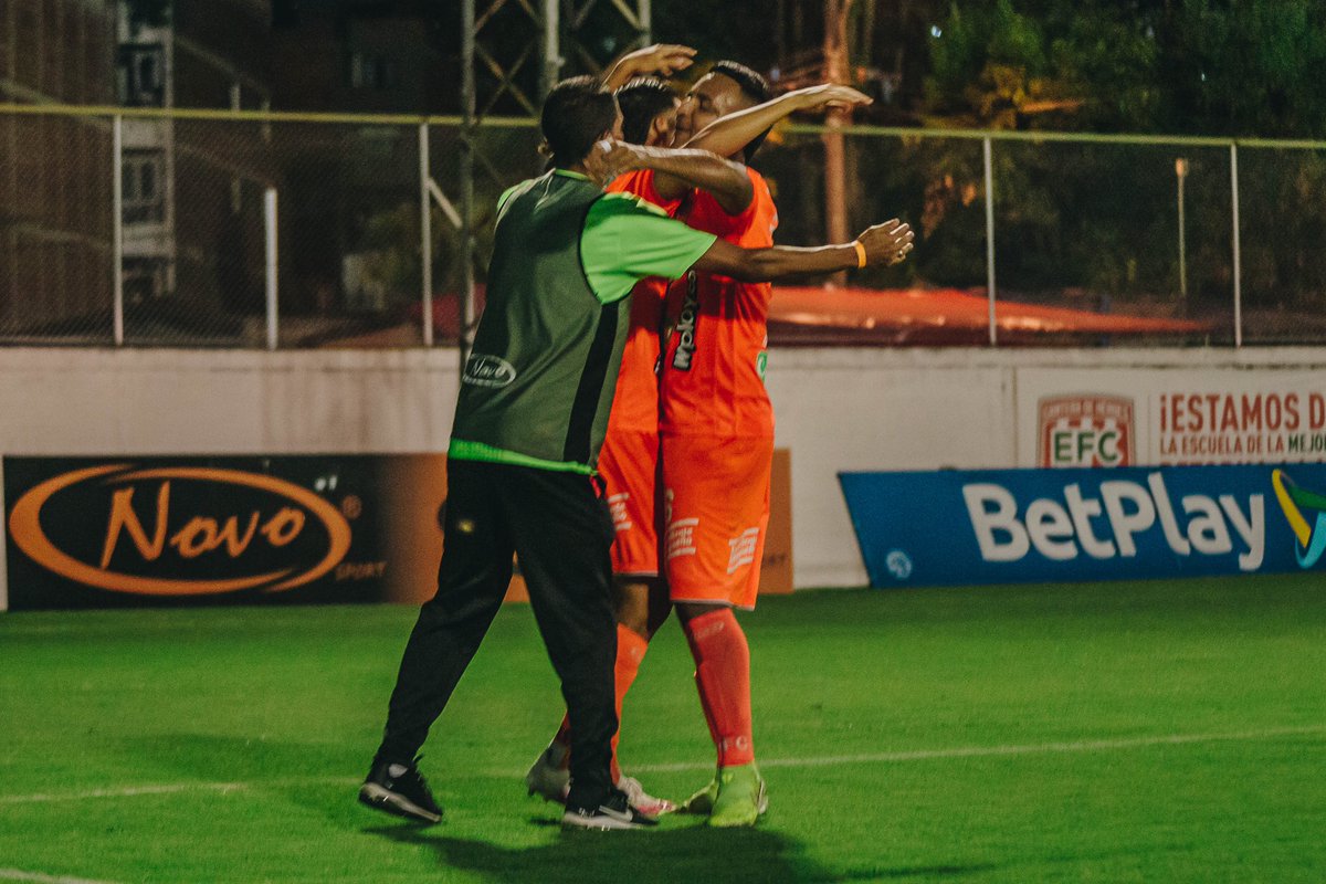 EnvigadoFC's tweet photo. Primer gol de nuestro canterano #EdisonLopez en el torneo ¡Y QUE GOLAZO! 😱🔥
🍊#CanteraDeHéroes • https://t.co/8Mfzmj7GoT https://t.co/gv3g1gcmqm