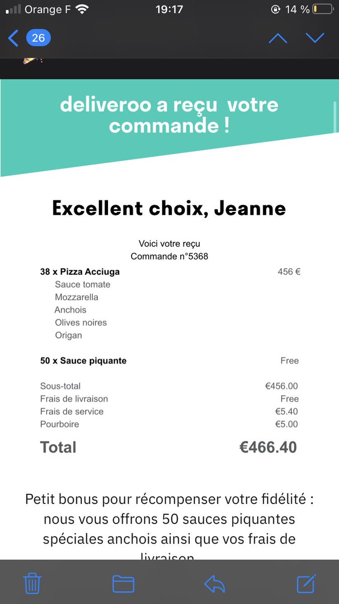 jeanofearnomore's tweet photo. si je trouve le gars qui a eu l’idée du poisson d’avril de deliveroo 😡 ils croient que j’ai le temps de lire un mail en entier quand j’ai l’impression de me faire arnaquer de 450 balles ?? j’ai verrouillé ma carte bancaire à la seconde où j’ai reçu le mail c archi pas drôle https://t.co/zAKlZ5DAqp