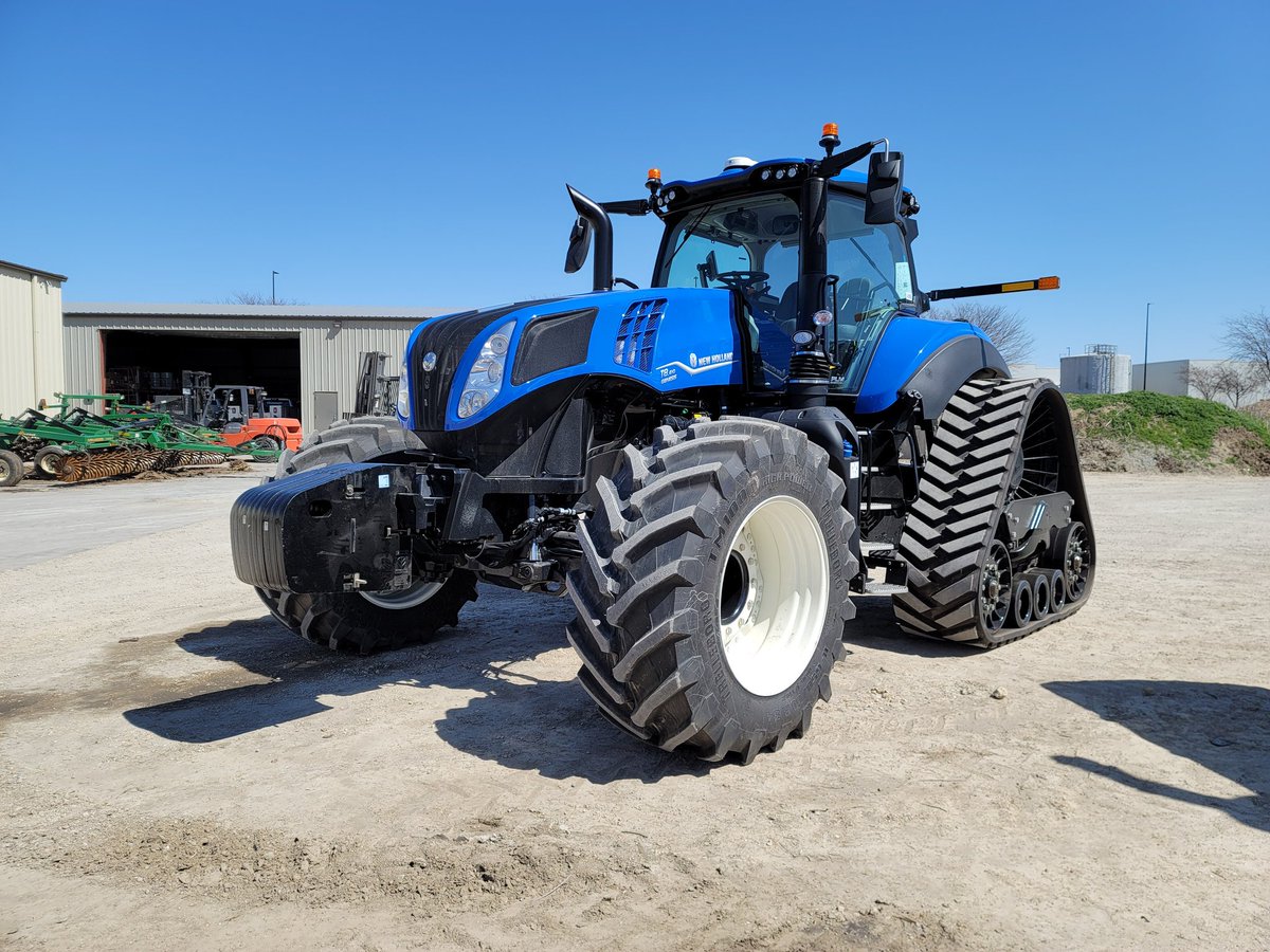 Who needs a last minute planter tractor upgrade. NH T8.410 PLMi Smarttrax <a href="/Peabudys/">Peabudy’s Inc</a> @peabudysnorth <a href="/NHAgriculture/">New Holland North America</a> @