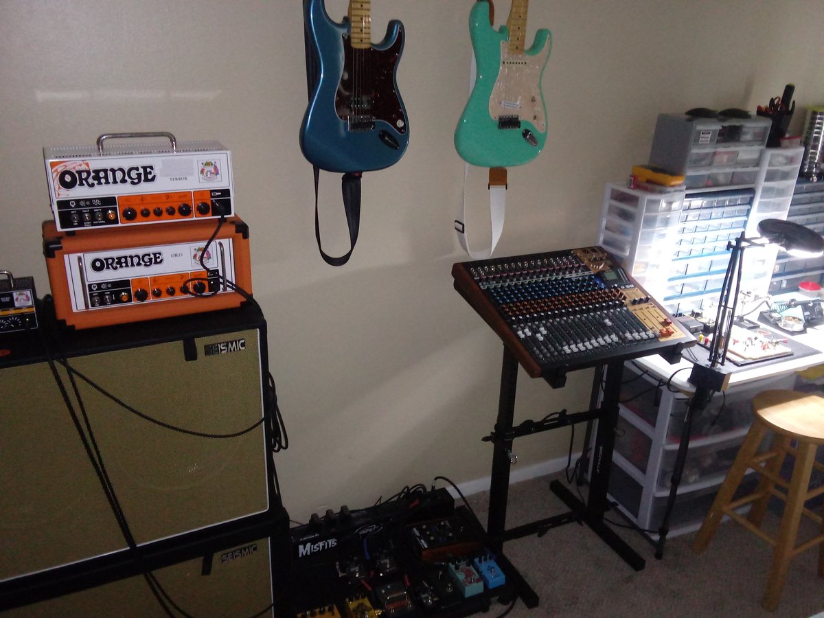 NotAThreatAgent's tweet photo. @TinkerSec I've built music equipment, modified gear, and played guitar for 25 years. InfoSec was the proverbial "fall back on" gig grownups impressed upon me. Living on a couch in a rehearsal space and selling my wares was fun but not sustainable. It'll be my 100% someday. #JamEcono https://t.co/0et6qIlvix