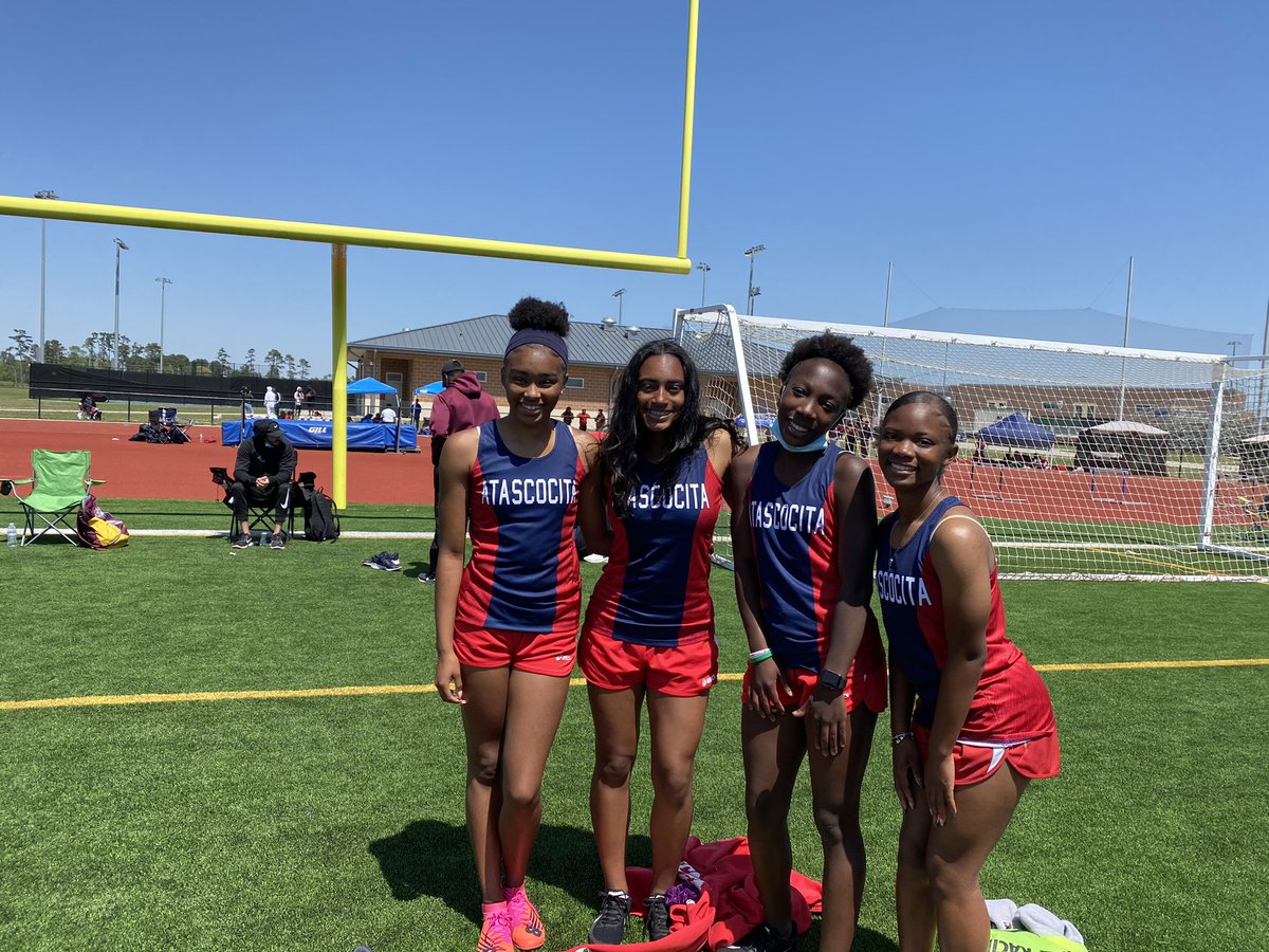 CoachHunter5's tweet photo. JV Girls District Champs 4x100m Relay #AHS #TrackAndField #JVGirls #GoEagles https://t.co/RM3ZVAvwTy