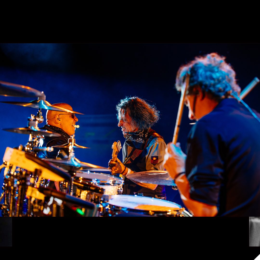 sodastereo's tweet photo. ¡Feliz cumpleaños, @colemanrichard! Gran amigo y compañero de vida.
📷  Germán Saez  / Damián Benetucci

#RichardColeman
#SodaStereo https://t.co/dAz7hhyn4n
