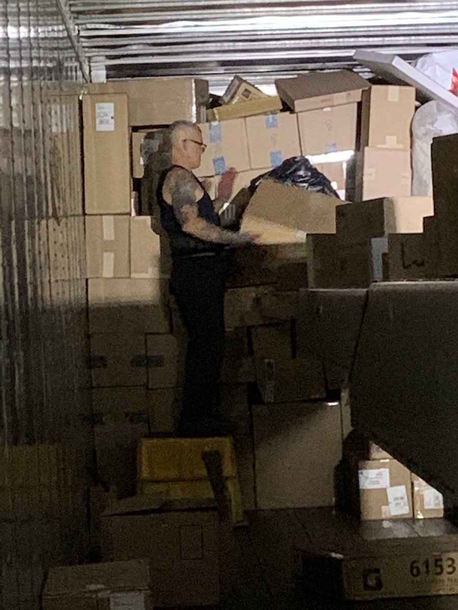 UPSbeyondBoston's tweet photo. Happy April everyone! This week in Boston, we have South Boston facility showing us the benefits of a loadstand, a message about April weather and its affects on driving, and a mentoring session on delivery to and from delivery. #AprilRoadMap #2021SafetyStrategy https://t.co/U0rf8MbXz6