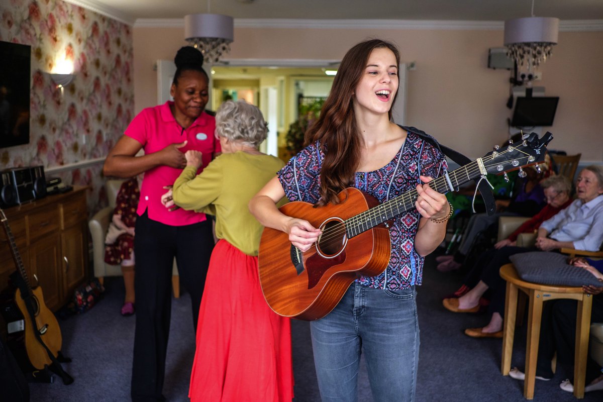 Thrilled to announce we’ve been awarded £168,653 from the gov’s #CulturalRecoveryFund to #ReturnToLive 
It will help us invest in our musicians to create transformative experiences through music. Thank you @DCMS @hmtreasury @ace_national
#HereForCulture   bit.ly/LMNCRF2