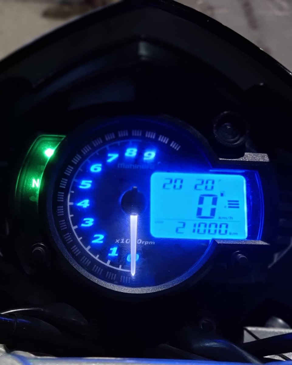 chanku1975's tweet photo. #bluie completed 21k kms .....
@MahindraMojo_
#mojoabs300
#dontjudgewithoutknowing
#rideittobelieveit
#milemuncher
#ultimatetouringmachine https://t.co/uwHvXbWgdK
