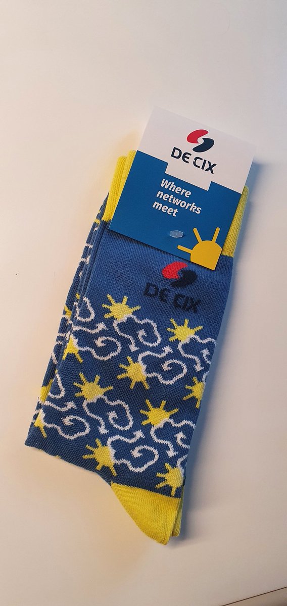 reneroeth's tweet photo. Von nun an nie wieder kalte Füße 😇
Danke euch, @DECIX!
#decixsocks https://t.co/V6DZDWA3S1