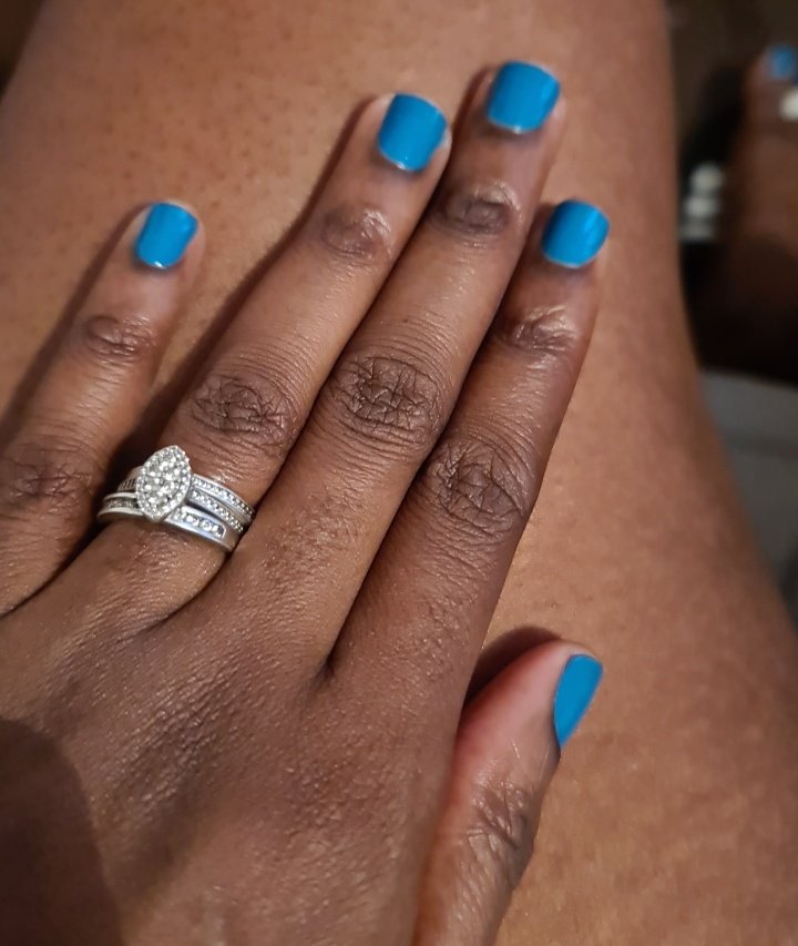 npnarratives's tweet image. ... because my hands deserve a little pampering. #BarryM #BlueberryMuffin