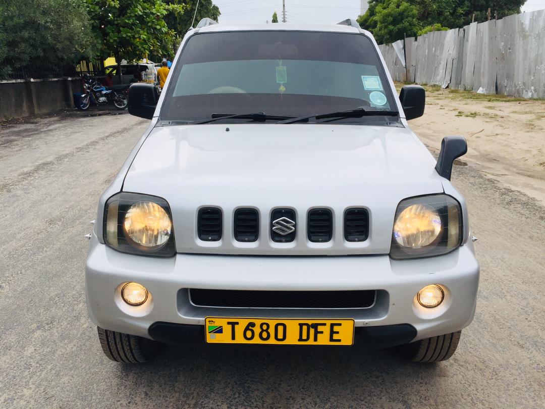 Muddy95086567's tweet photo. @selling_carz
SUZUKI JIMNY #DFE
LOCATED DAR
YEAR 1998
CC 1300
FULL PAID 
FULL AC 
SPORTS RIMS 
FORGLIGHTS 
PRICE MIL 8
CALL 0763 503 405 https://t.co/XeFo4DPXWN