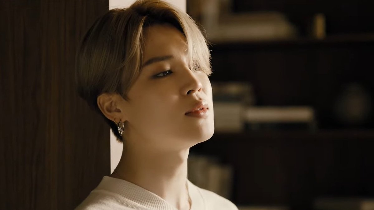 Jimini_babo95's tweet photo. девочки, вы живы? 💜
#BTS #FilmOutbyBTS #JIMIN https://t.co/DDGyBnIFye