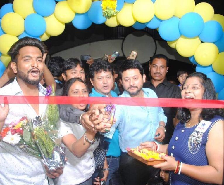 namitaapp's tweet photo. Celebrating #5yearsof #Kidzopreschool
#2April2016 I wish I could freeze this moments!#5yearofMySchool inaugurated by very dear superstar @swwapniljoshi ❤ Thanks a ton...!! https://t.co/rUOdBdIcqU