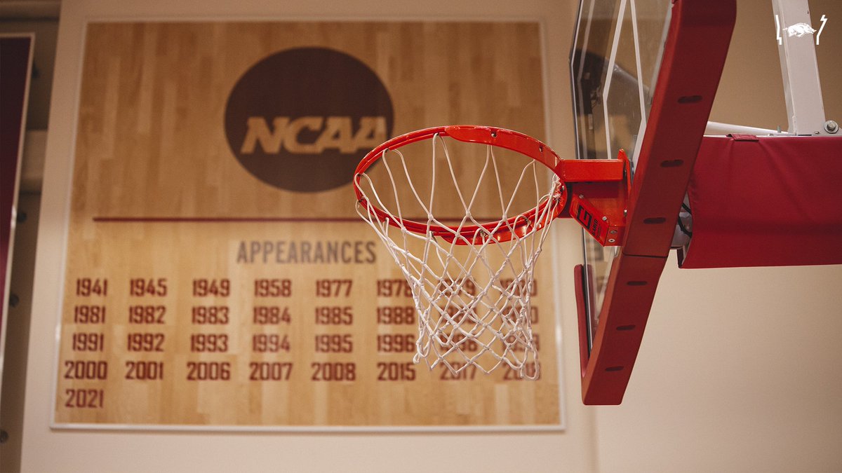 RazorbackMBB's tweet image. Updated signage in the practice center looks elite.