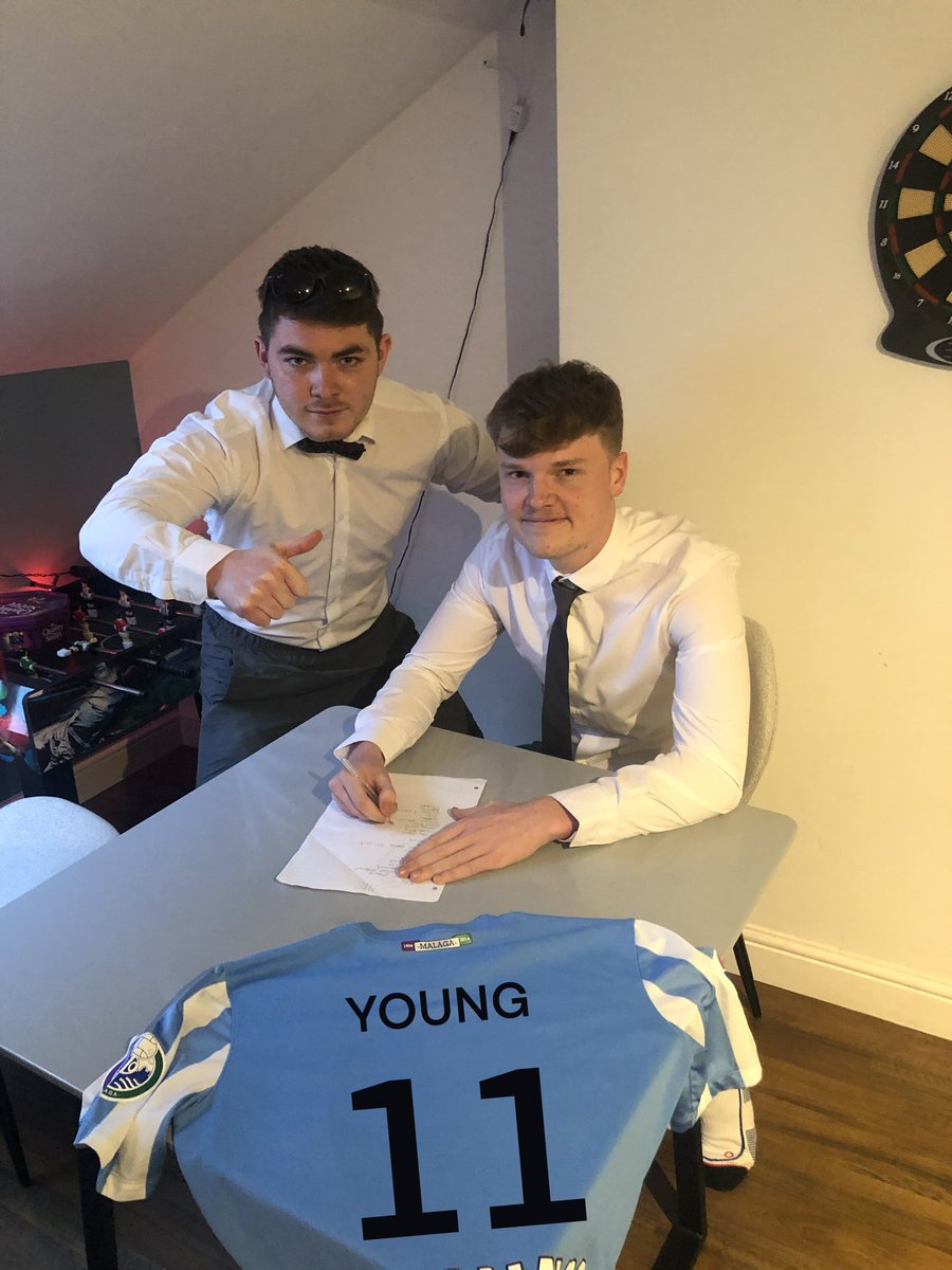 KebabishF's tweet photo. Here they are the new boys ready for the season ahead, we welcome cal ‘tekkaz’ tremayne and ted ‘long legs’ young! The dynamic duo join the team with immediate affect and will join the team for tonight’s opening season game #babsonthemove #2babsin #comeonyoubabs https://t.co/gw7uq9OYIq