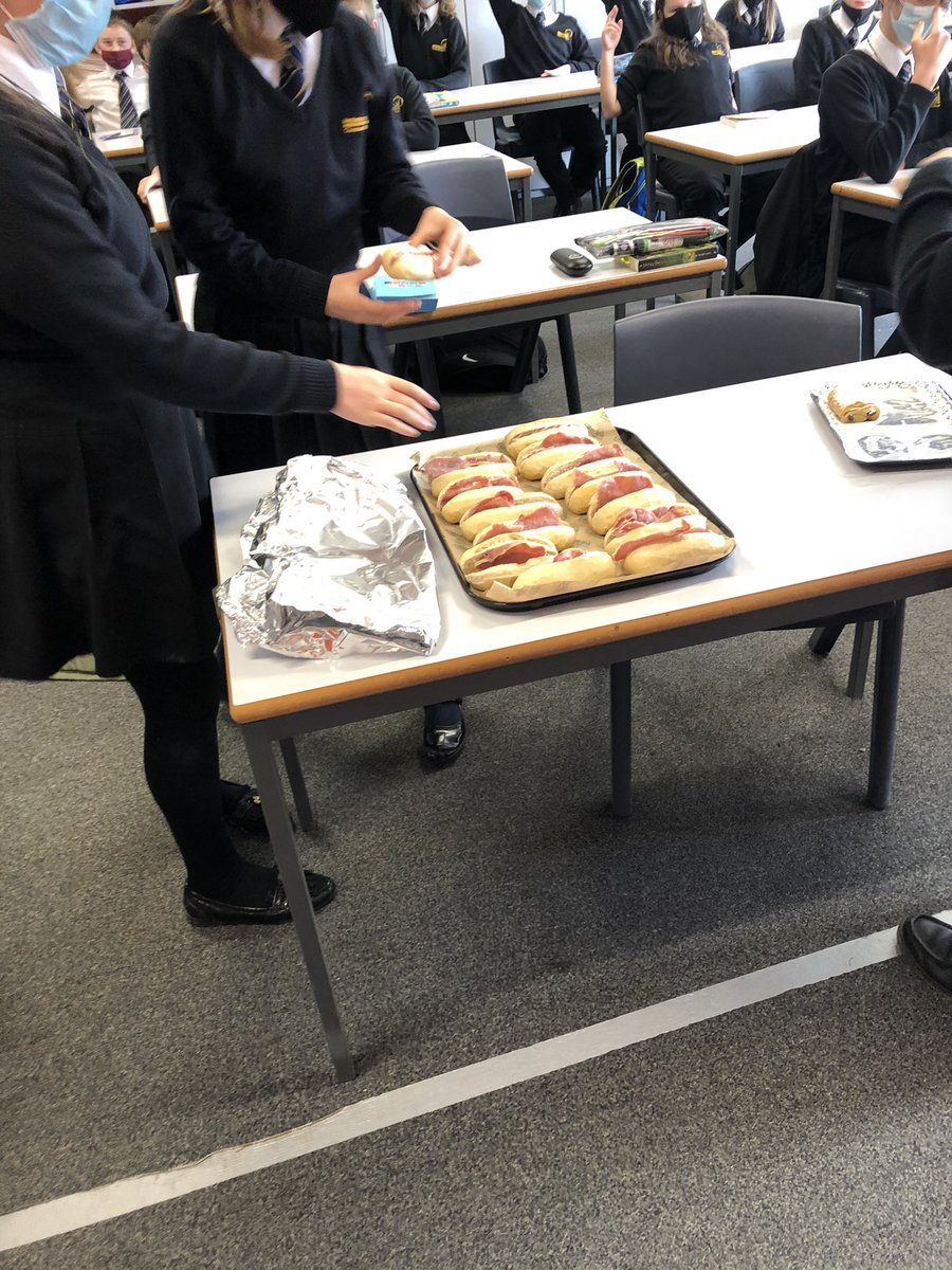 MocsYear8's tweet photo. Good end to the term. Enjoyed 8Lβs reward breakfast- well done for a great term #rewardbreakfast #goteam https://t.co/LaWZ7HbSjv