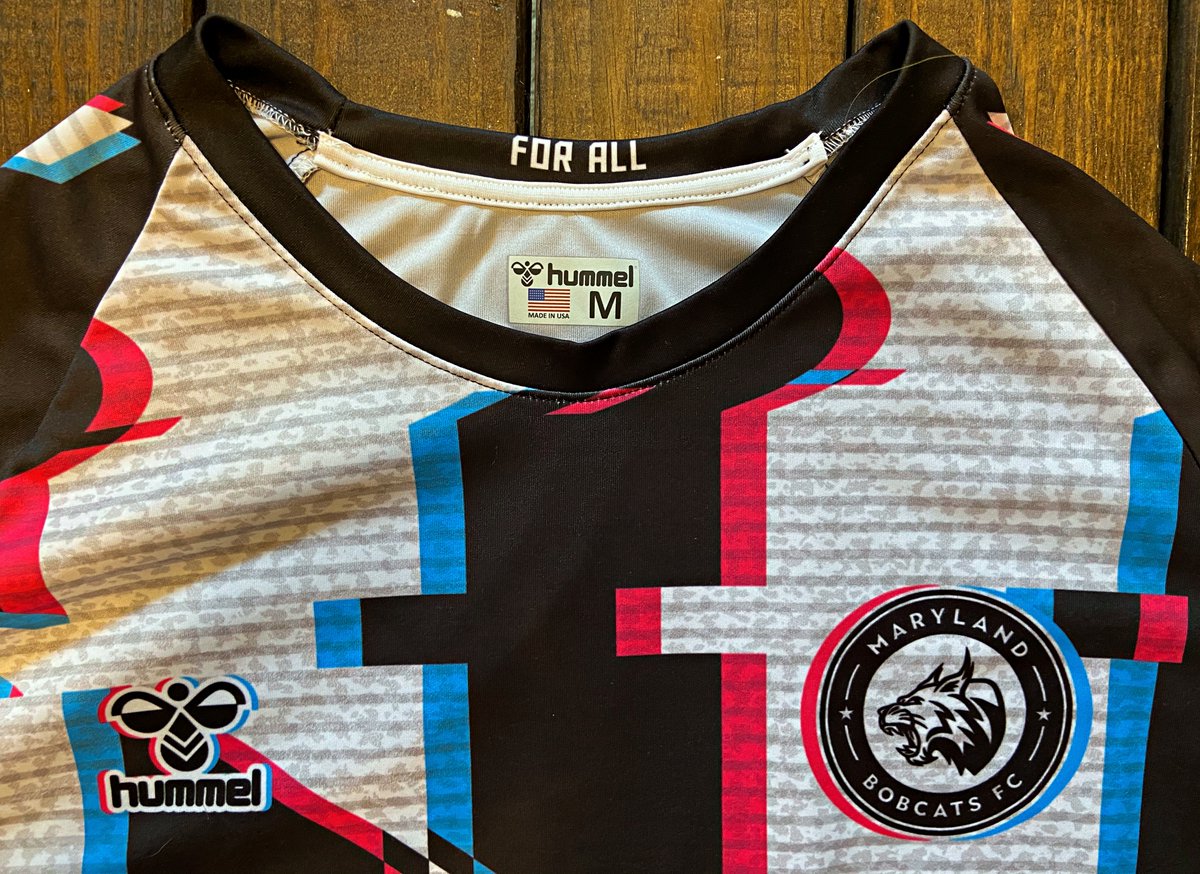 🎴 You didn't think we could forget our GKs, did you?

Introducing the "Glitch Kit" 🚧

Sure to keep opposing attackers confused, this kit will keep your eyes guessing.

#ForAll