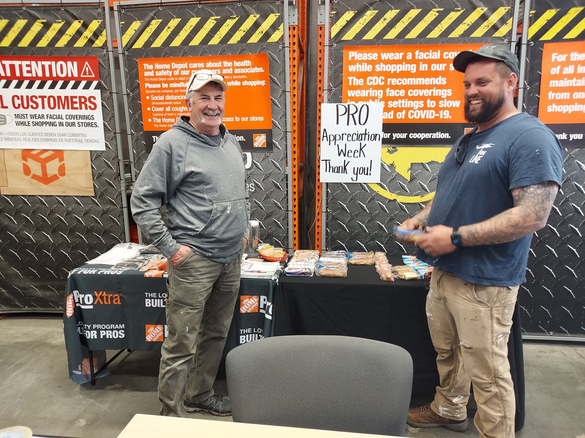 #PROAppreciationDay Here at Roseburg #4020 @ORANGEoregonian @DHRM_D289 @BenjamineSuby @THDPNWPride @BlankenshipSB @MollyBFields