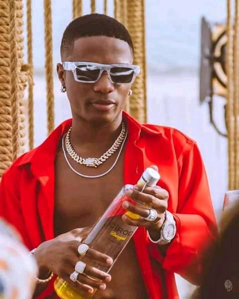 _zanders's tweet photo. Wizkid did this
*Guinness book of records
*Grammy Awards
*Billboard Awards
*BET Awards
*MOBO Awards
*ASCAP Awards
*Soul Train Awards
*NAACP Awards
*iHeart Radio Awards
*MTV EMA Awards
*Echo Awards
*The Daily Californian Awards
#Wizkid  #WizkidXDavido  #Wizkidfc https://t.co/3sI1ZRkkxe