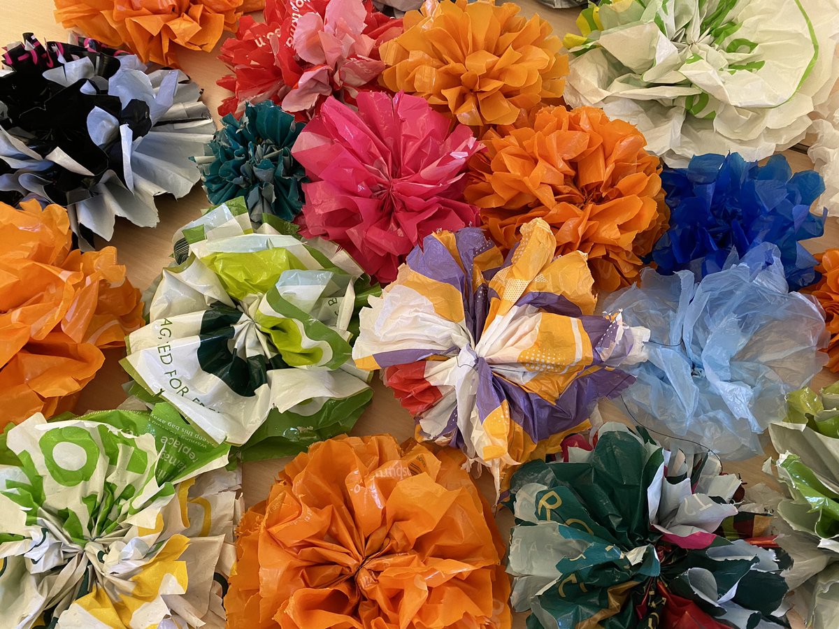 StPetersJunior's tweet photo. Every child has created a special Easter gift for local, elderly residents as part of our #SchoolsInCommunities project with @WholeEducation. The beautiful cards were made by Y3 and the decorated baskets from Y4. The flowers were crafted in Y5 and the palm crosses made by Y6. https://t.co/7omRm8LYSM