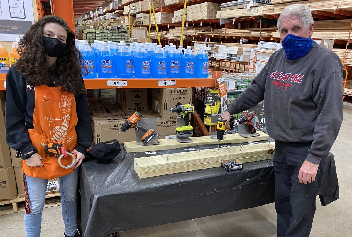 AkerleyGreg's tweet photo. Pro Appreciation @hd6208! Thank you to our pros for growing their business at our store! #NEProud @Phil_Correia @maryanne_stl @CianciJeff https://t.co/aS6B2qKlAS