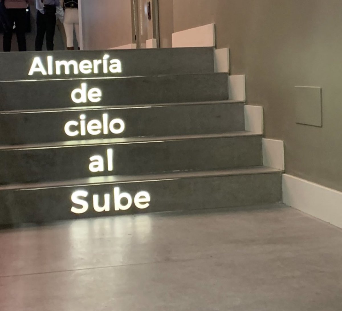 adril_02's tweet photo. Gente normal : Sube al cielo de Almería 

Yo: Almería de cielo al Sube https://t.co/9UAePH3CQc