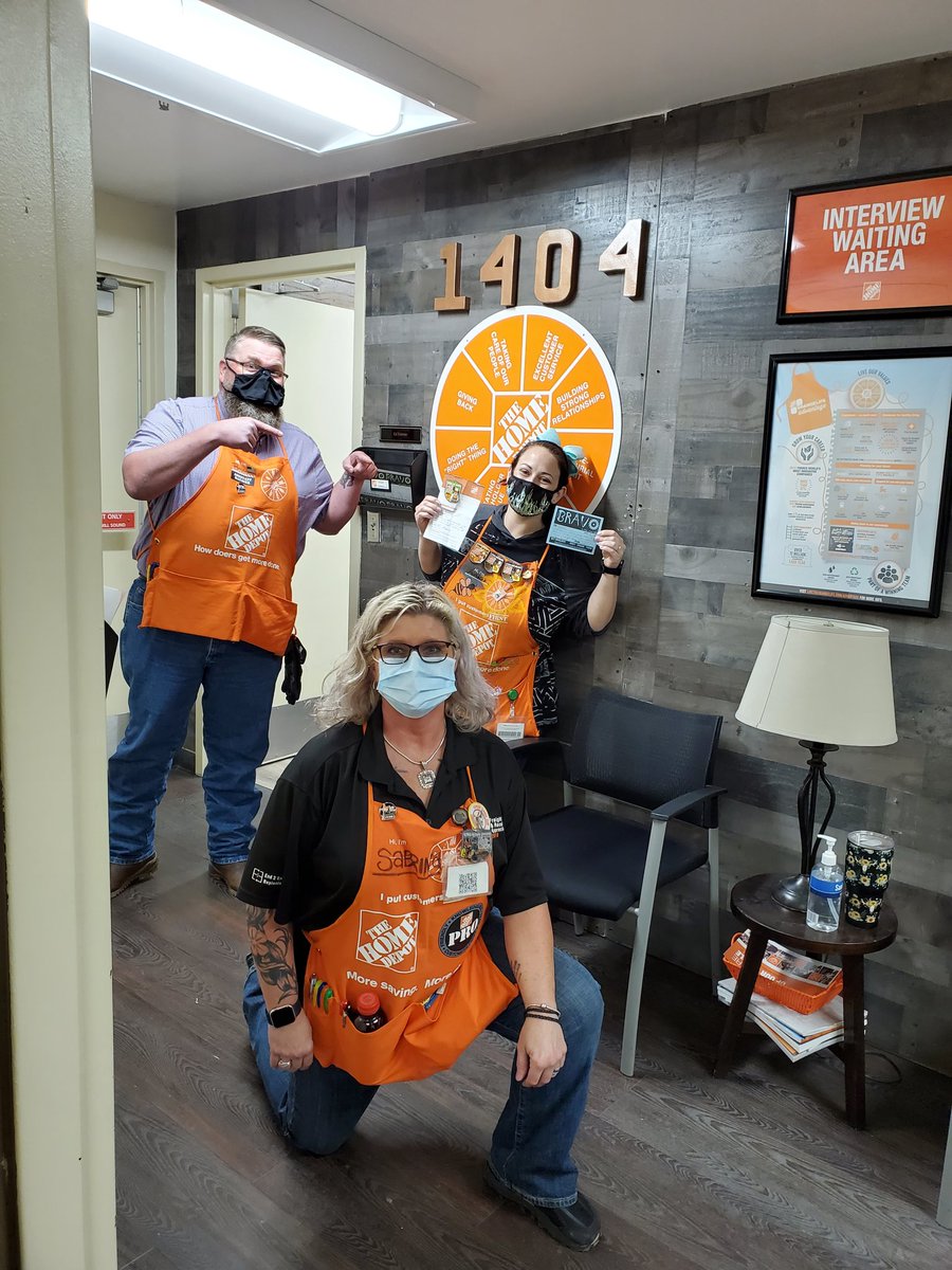 Celebrating an amazing associate getting 22 credits last week! Great job!#store1404