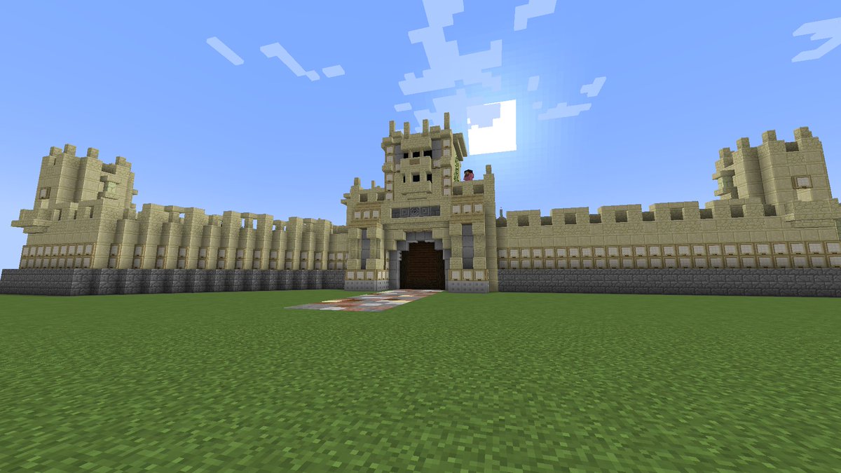 BuildersGuildBG's tweet image. Perhaps you remember that I said that I could well imagine the gatehouse from one of the last postcards as part of a larger city? Well, it didn't turn out to be a port city, but it still turned out to be the biggest project yet.
#HytaleFanArt #Hytale #BuildersGuild